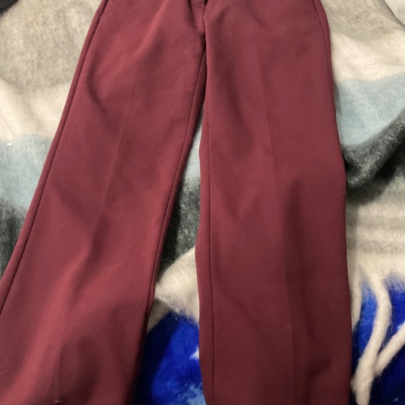 RW & CO 3/4 crop pants. Rust/ burgundy color size 2 - Picture 1 of 4